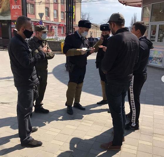 На Ставрополье чиновники стали дружинниками, взяли бланки протоколов и вышли на улицы городов