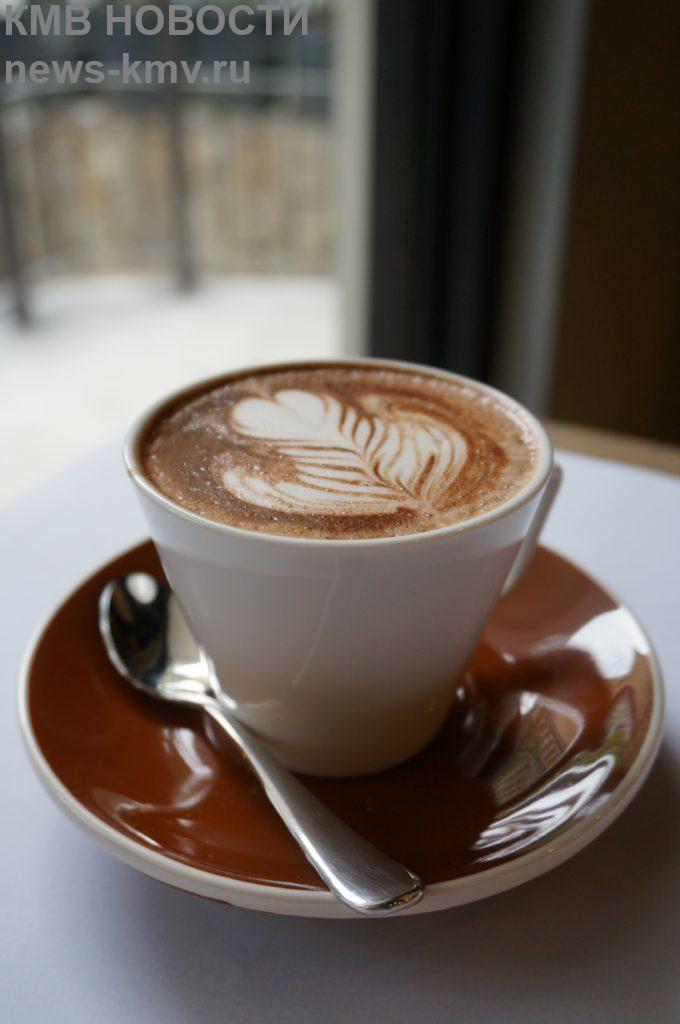 Бесплатным кофе угощают проголосовавших посетителей в кафе Кисловодска