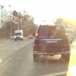 В Чебоксарах пассажирка автобуса без причины ударила водителя ножом в шею. Он в реанимации
