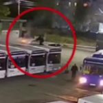 На Камчатке фейерверком подожгли автобус, а полиция его потушила