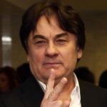 Состояние Александра Серова тяжёлое. У него развилась дыхательная недостаточность II степени