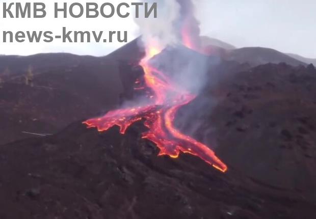 На канарском острове Пальма вновь частично обрушился конус извергающегося вулкана Кумбре-Вьеха