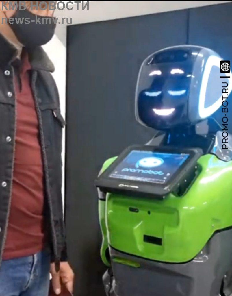 Российские рестораны возьмут на работу роботов для проверки QR-кодов. Киборгов оснастили специальными сканерами для считывания кодов и паспортов, а ещё интегрировали с сервисом «Госуслуги»