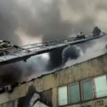 В Саратове пожар. Горит кровля типографии в Ленинском районе