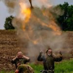 Никита Джигурда съездил в зону СВО, погулял по окопам и устроил фотосессию в самых опасных районах